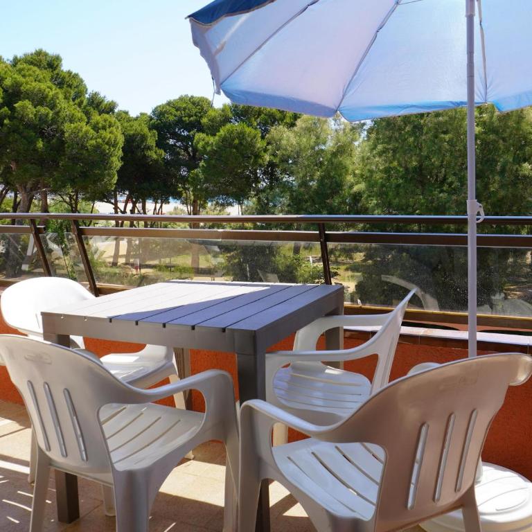 Apartamento en Primera Línea de Playa con Piscina y Terraza – L'Estartit - ES-323-26 - Apartment - 5