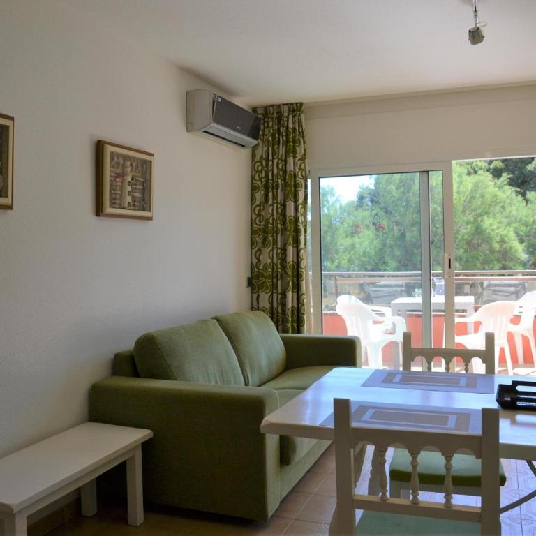 Apartamento en Primera Línea de Playa con Piscina y Terraza – L'Estartit - ES-323-26 - Apartment - 9
