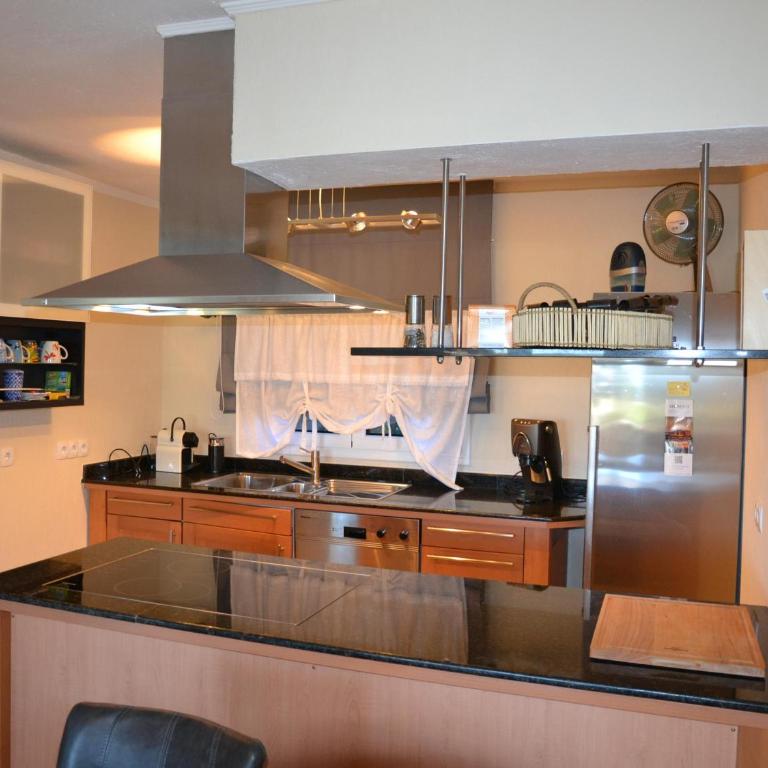 Casa moderna en zona tranquila con piscina y cerca de la playa en Torroella de Montgrí - ES-323-17 - Vacation Home - 9