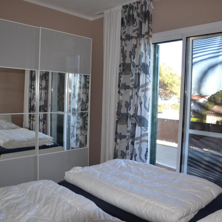Casa moderna en zona tranquila con piscina y cerca de la playa en Torroella de Montgrí - ES-323-17 - Vacation Home - 11