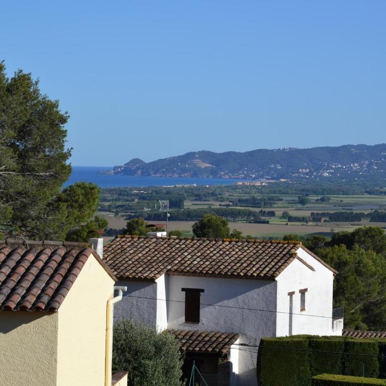 Casa moderna en zona tranquila con piscina y cerca de la playa en Torroella de Montgrí - ES-323-17 - Vacation Home - 15