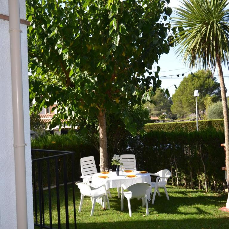 Casa Vacacional Tranquila con Piscina, Jardín y Cerca de la Playa en L'Estartit - ES-323-29 - Vacation Home - 2