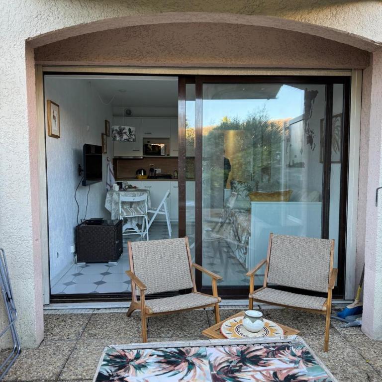 Studio with terrace in the center with AC - Appartement 1 Chambre - 10