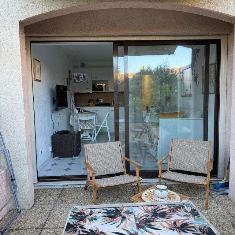 Studio with terrace in the center with AC - Appartement 1 Chambre - 12