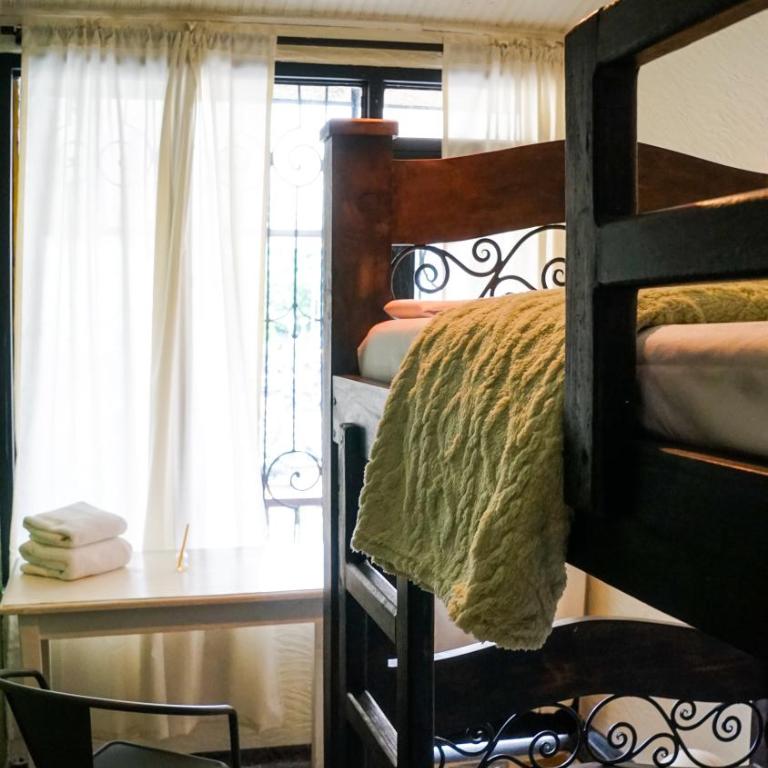 Casa En Llamas - Cama individual en habitación compartida - 3