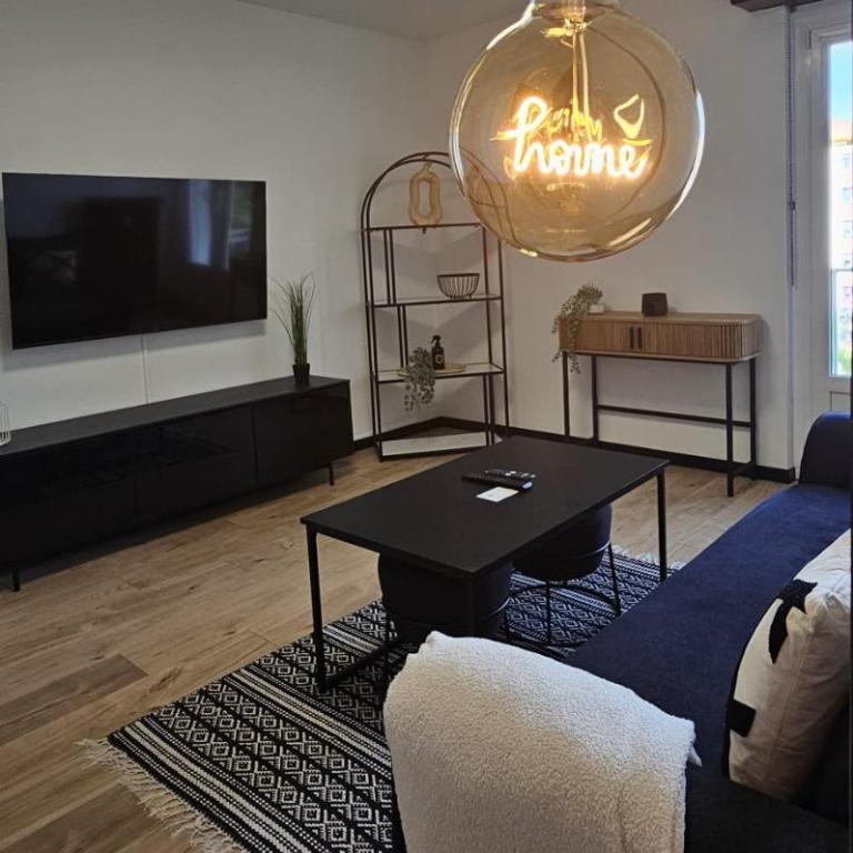 Elegant & Peaceful - Private Parking - Apartment mit 2 Schlafzimmern - 1