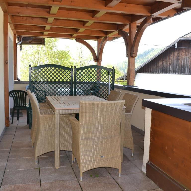 Appartements Ferienwohnungen Alpenblick - Großes Apartment mit 2 Schlafzimmern und einem Balkon - 8