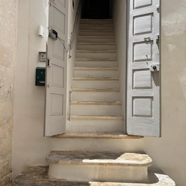 Al numero 13 - Appartamento con 2 Camere da Letto - 30
