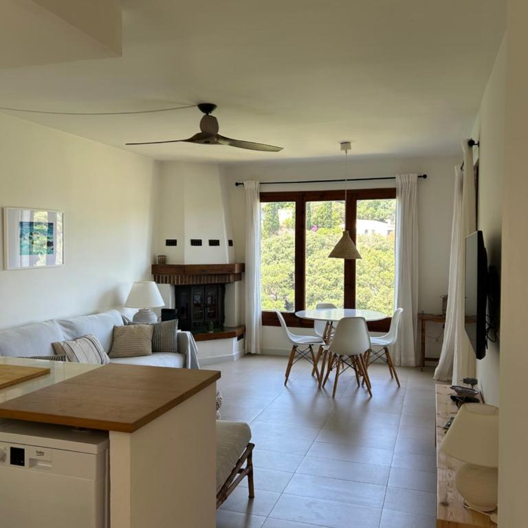 La Coma Sa Riera - Apartamento de 2 dormitorios con terraza y vistas al mar - 2