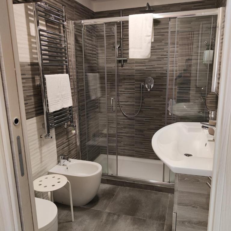 Parthenope Suite Rooms Vomero Vanvitelli a 2 min quartieri spagno via Toledo - Superior Double Room - 9