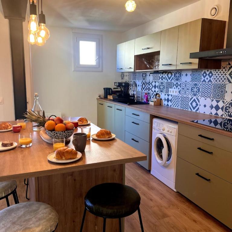Plage à 15 min - Proche de la Gare - 6 personnes - 3 Chambres - Idéal Famille - Three-Bedroom Apartment - 9