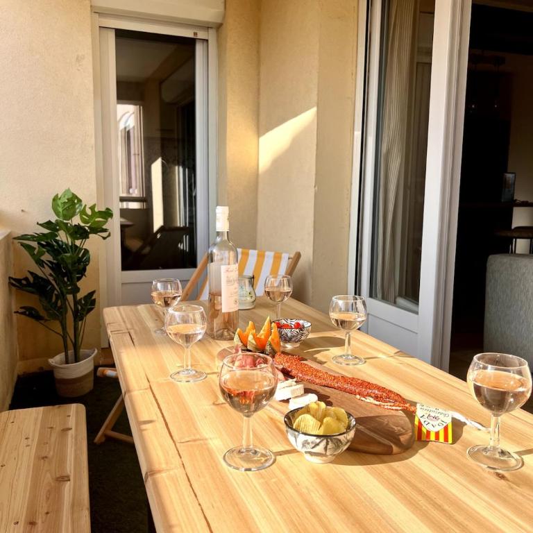Plage à 15 min - Proche de la Gare - 6 personnes - 3 Chambres - Idéal Famille - Three-Bedroom Apartment - 6