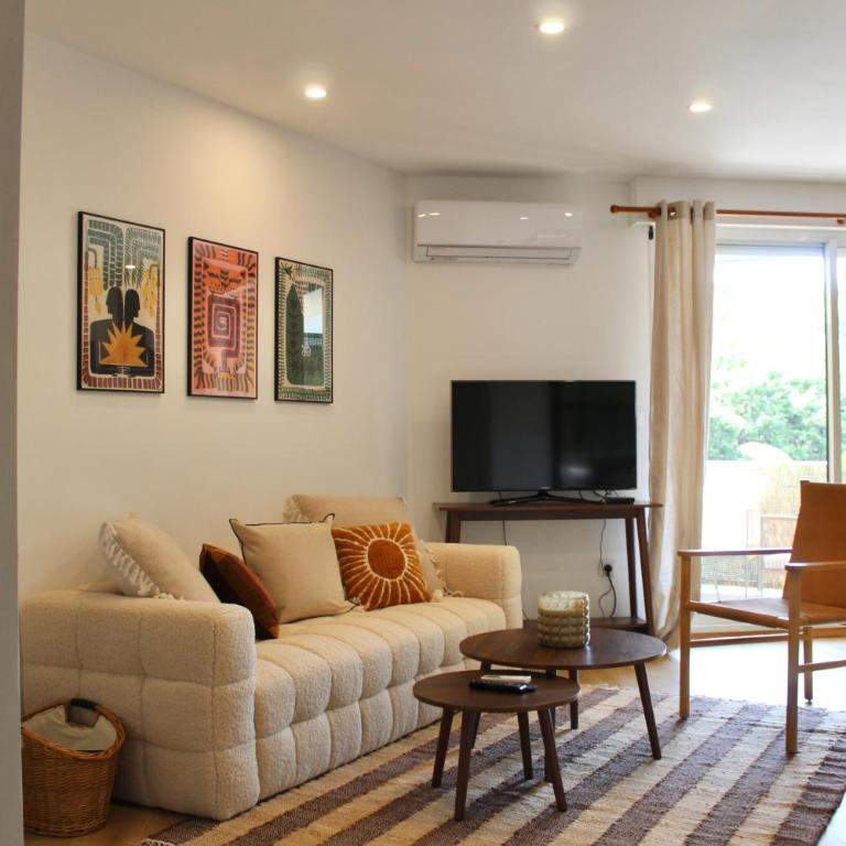 Charmant appartement proche mer - centre ville - Two-Bedroom Apartment with Terrace - 1