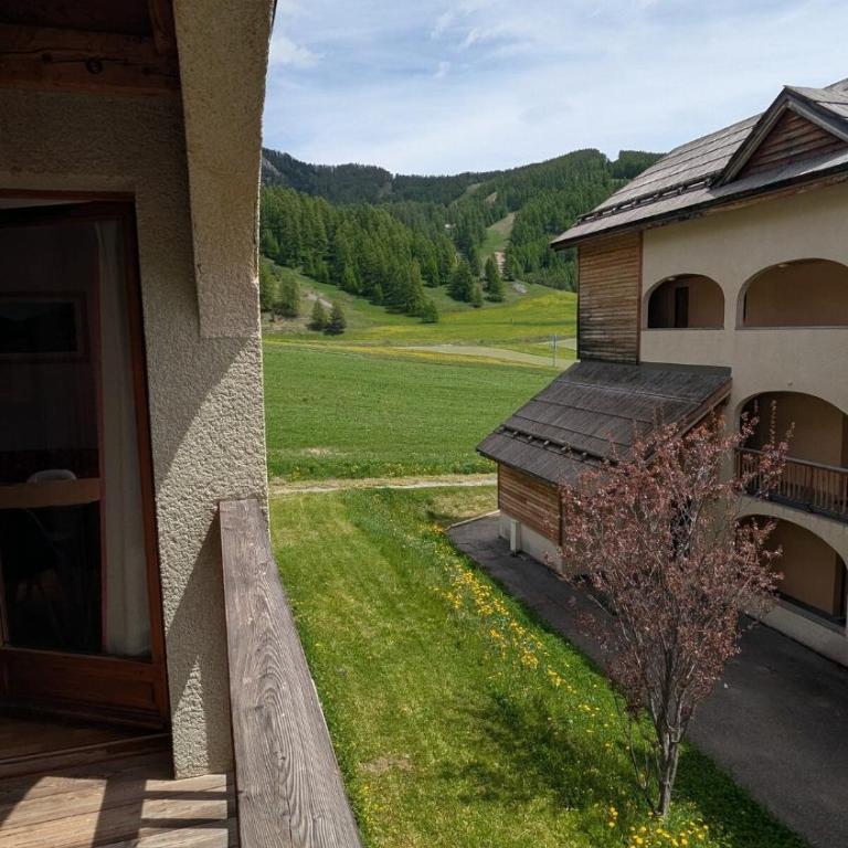 Appartement 3 pieces 6 personnes, 2 chambres, wifi fibre gratuit, piscine l'été et au pied des pistes l'hiver - Appartement 2 Chambres - 9