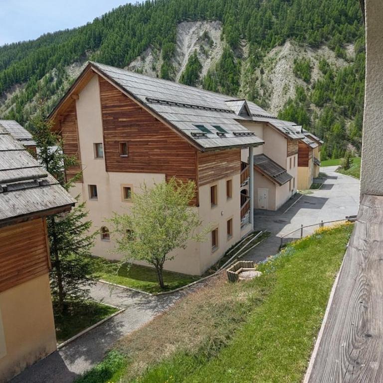Appartement 3 pieces 6 personnes, 2 chambres, wifi fibre gratuit, piscine l'été et au pied des pistes l'hiver - Appartement 2 Chambres - 8