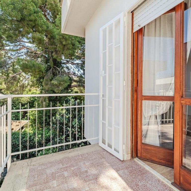 Domus Rosae - Three-Bedroom Villa - 4
