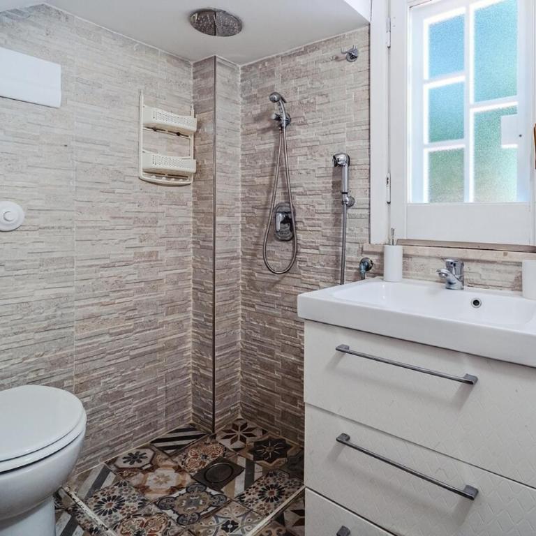 Domus Rosae - Three-Bedroom Villa - 27