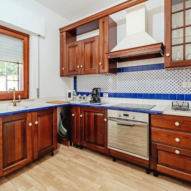 Domus Rosae - Three-Bedroom Villa - 42