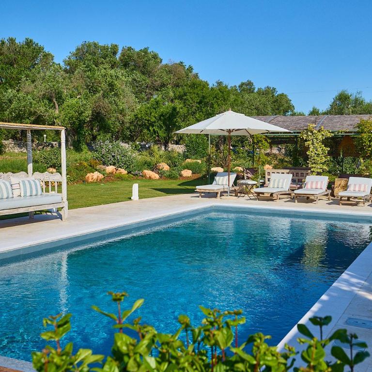 Trullo Sessana with large pool and gorgeous Al Fresco dining areas - Casa Vacanze - 1