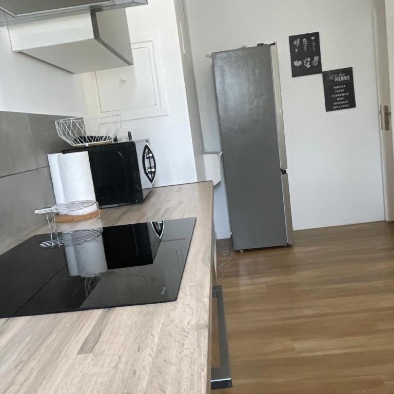 Le Repaire Urbain - 8 voyageurs - Apartment mit 4 Schlafzimmern und einem Balkon - 8