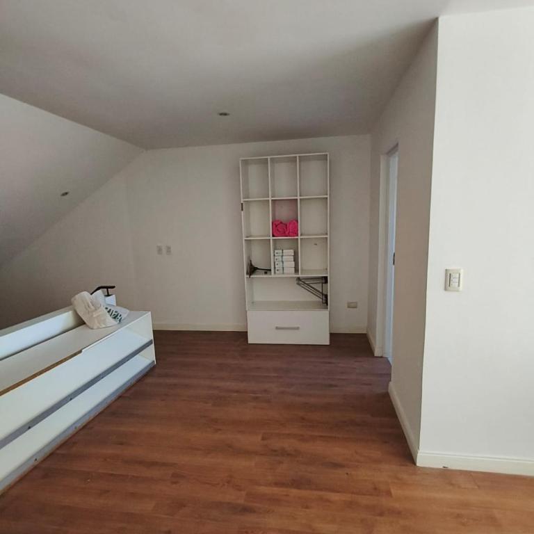 Depto La Perla - 1 dormitorio y Living con sofa Cama - Loft - 4