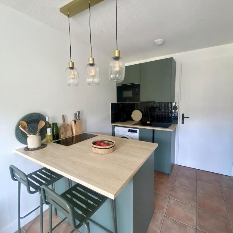 Mazet vue mer et piscine chauffée - One-Bedroom Apartment - Non-Smoking - 3