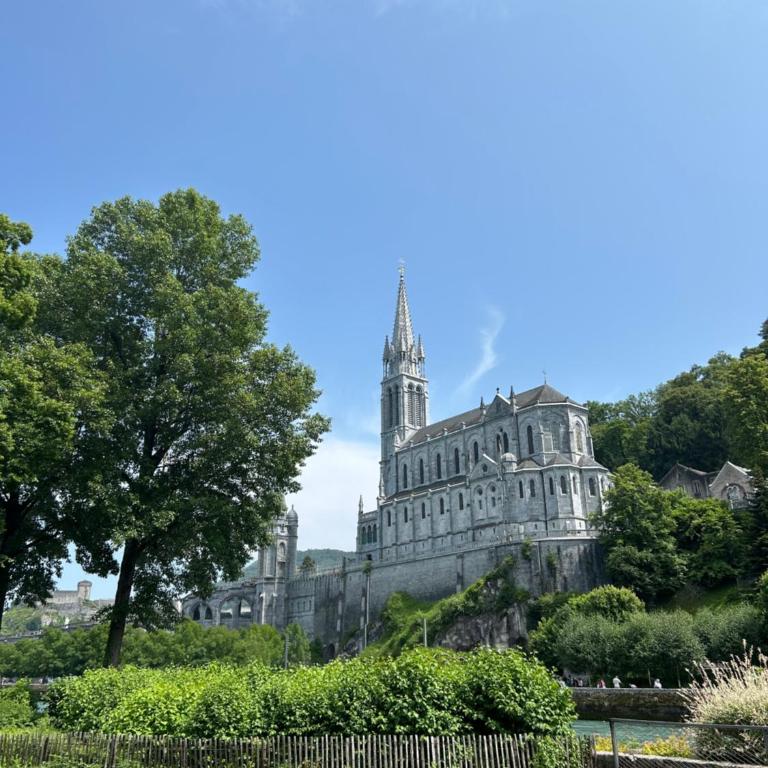 Maison triplex centre de Lourdes - Apartment - 45