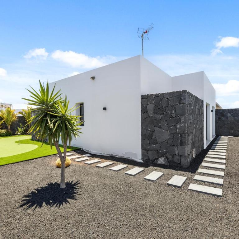 Villa Macaronesian - Three-Bedroom Apartment - 9