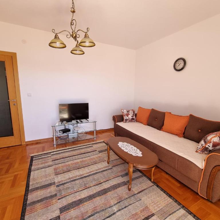 Apartment Brace Grakalica 20b - Apartment with Sea View - 20