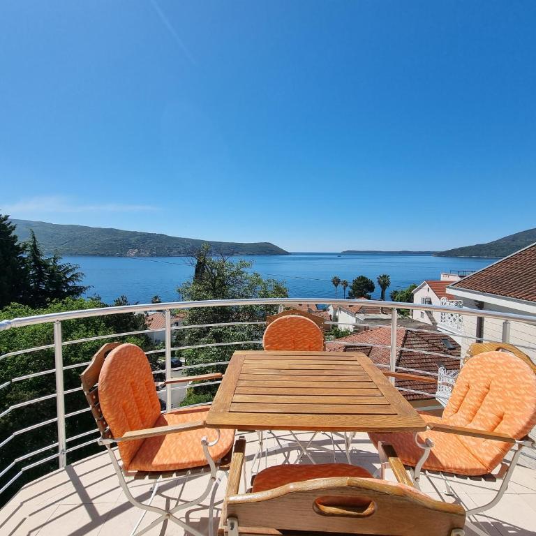 Apartment Brace Grakalica 20b - Apartment with Sea View - 1