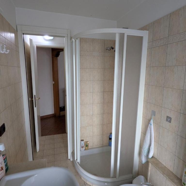 YNH Four-room apartment with parking space - Appartamento con 3 Camere da Letto - 15