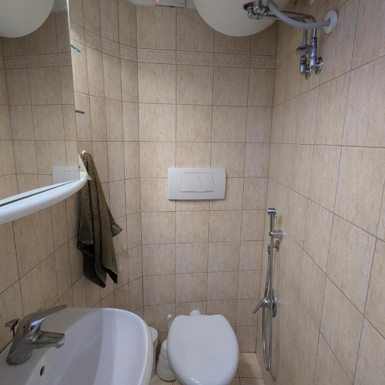 YNH Four-room apartment with parking space - Appartamento con 3 Camere da Letto - 16