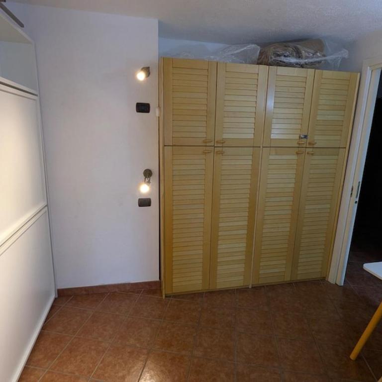 YNH Four-room apartment with parking space - Appartamento con 3 Camere da Letto - 13