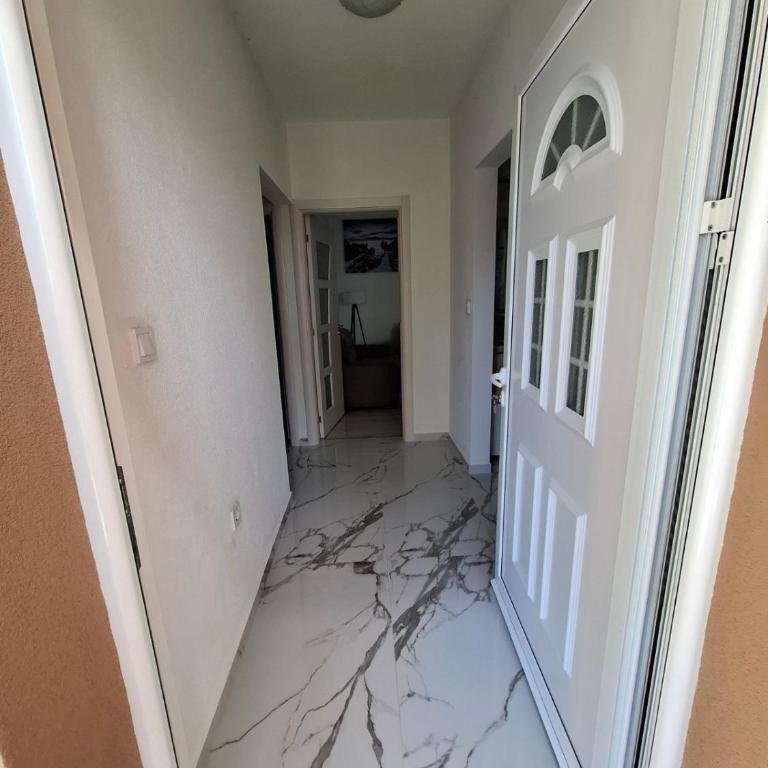 Milovic Apartman - Two-Bedroom Apartment - 3
