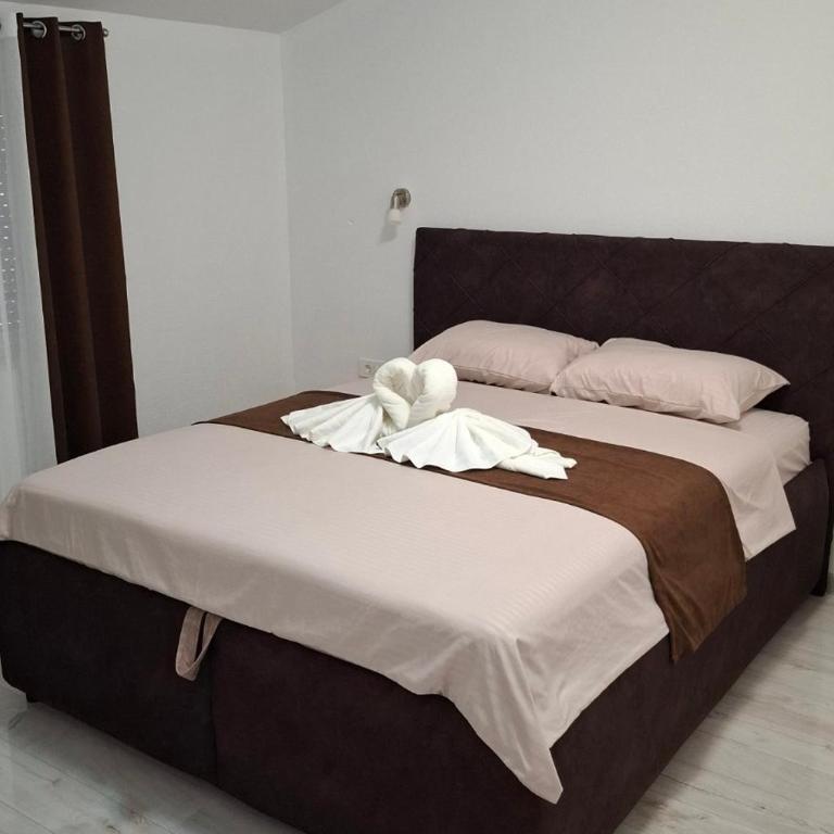Milovic Apartman - Two-Bedroom Apartment - 12