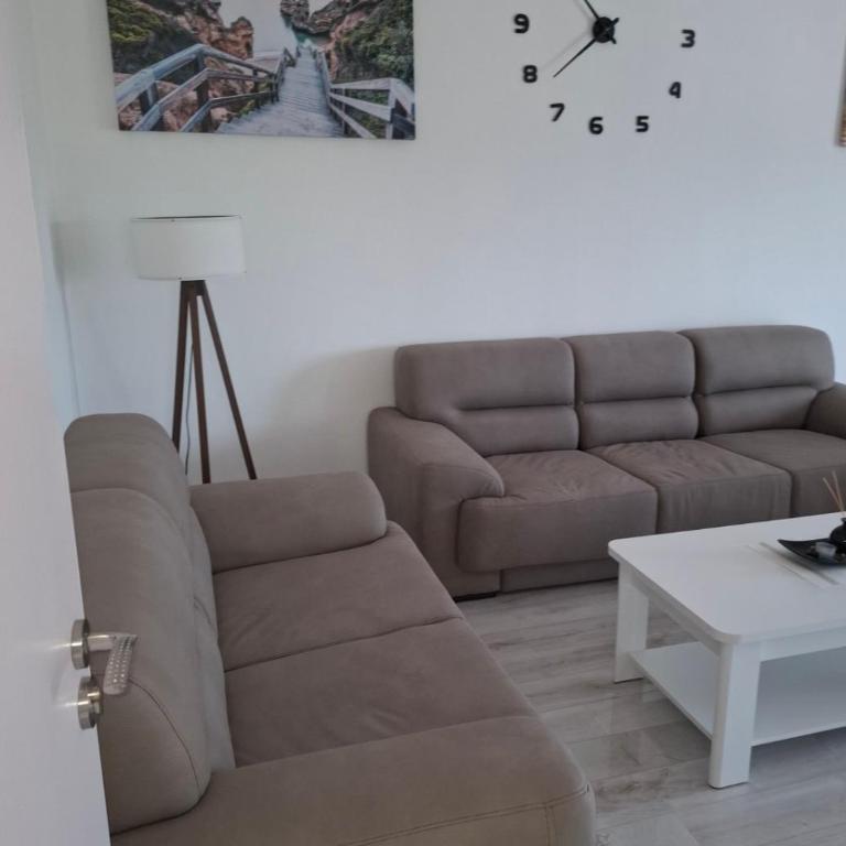 Milovic Apartman - Two-Bedroom Apartment - 18
