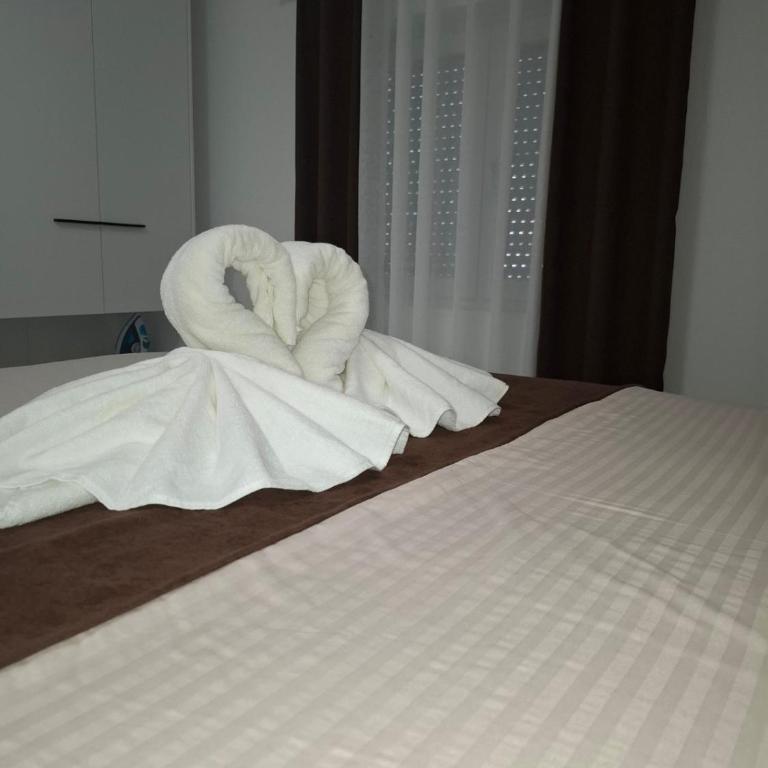 Milovic Apartman - Two-Bedroom Apartment - 7