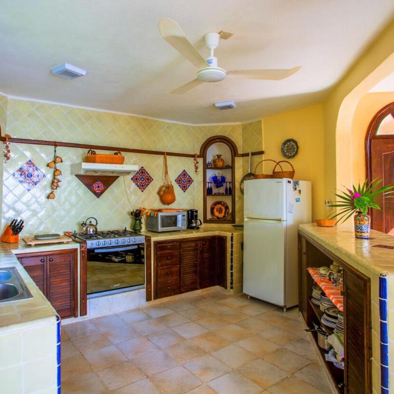 Casa de La Paz - Beautiful Beachfront Villa - Villa - 23