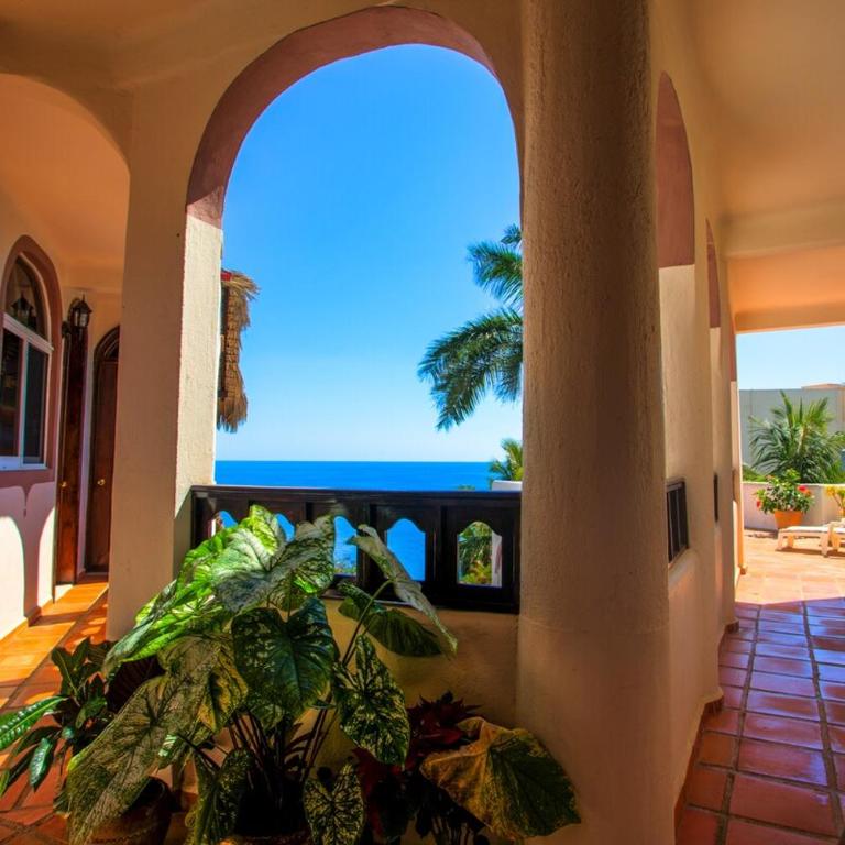 Casa de La Paz - Beautiful Beachfront Villa - Villa - 24