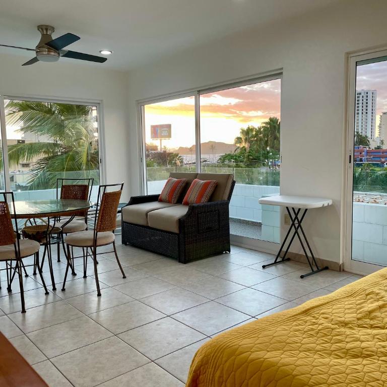 Apto con Terraza privada muy cerca de Playa - One-Bedroom Apartment - 2