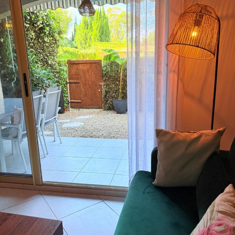 Appartement Jungle 2 chambres - terrasse clim parking et piscine - Apartment mit 2 Schlafzimmern und Terrasse - 12