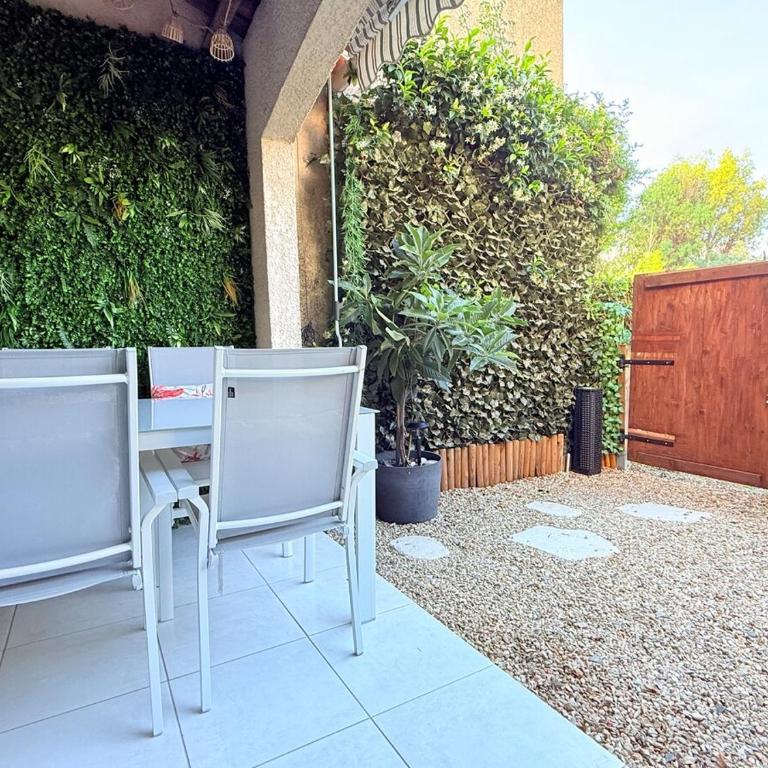 Appartement Jungle 2 chambres - terrasse clim parking et piscine - Apartment mit 2 Schlafzimmern und Terrasse - 5