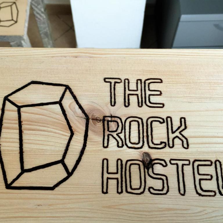 The Rock Hostel - Posto Letto in Dormitorio Femminile con 8 Letti - 5