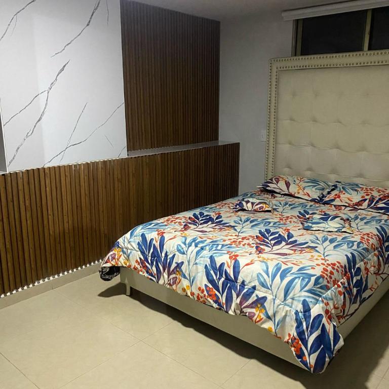 Apartamento amoblado en la ciudad de Pereira - Three-Bedroom Apartment - 3
