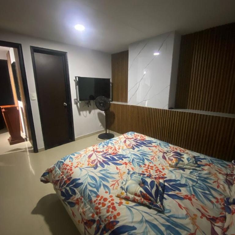 Apartamento amoblado en la ciudad de Pereira - Three-Bedroom Apartment - 4