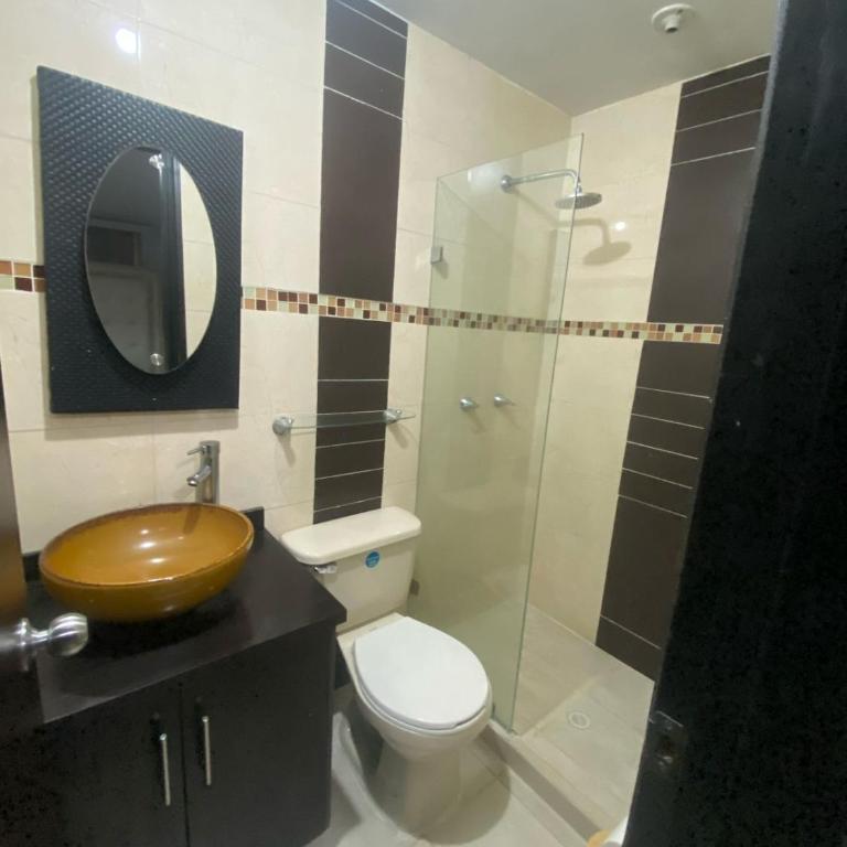 Apartamento amoblado en la ciudad de Pereira - Three-Bedroom Apartment - 9