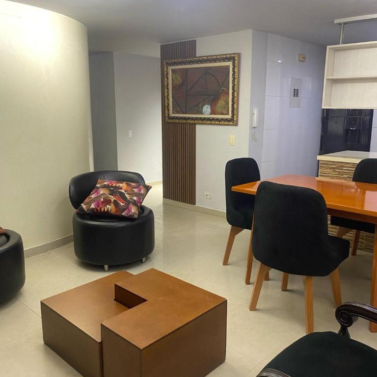 Apartamento amoblado en la ciudad de Pereira - Three-Bedroom Apartment - 10