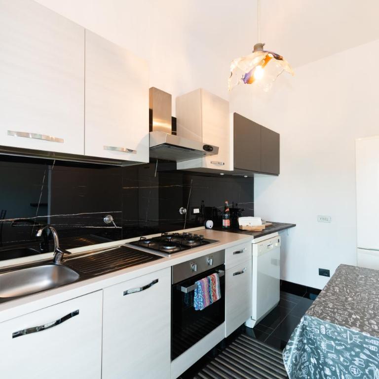 Savona Sea House Apartment with parking - One-Bedroom Apartment - 3