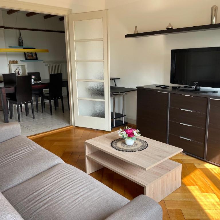Appartement de 3 chambres à coucher - Apartment mit 3 Schlafzimmern - 3