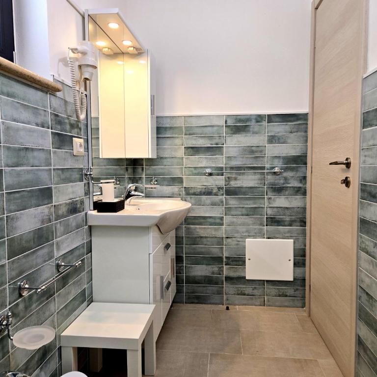 Villa Castiglia - Proppro SRL - Milazzo - Camera Matrimoniale con Bagno Privato - 6